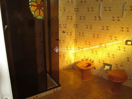 Casa com 4 quartos e 220m² para alugar em Passo d'Areia, Porto Alegre. - Foto 4