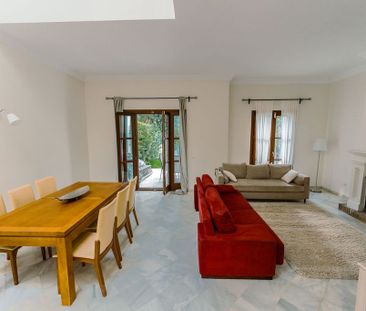 4 room luxury House for rent in Marbella, Spain - Photo 2