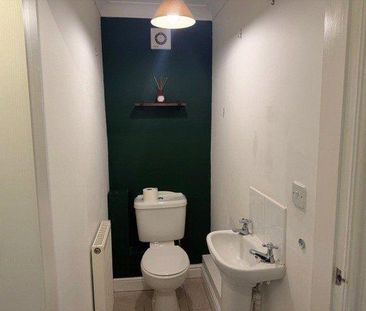 2 bedroom terraced house to rent - Photo 5