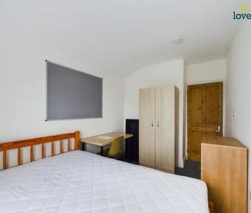 4 bedroom Terraced House To Let - Photo 1