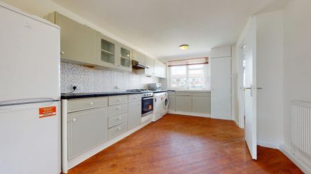 4 bedroom flat to rent - Photo 4