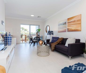 Beautiful Upstairs Apartment Living - Photo 1