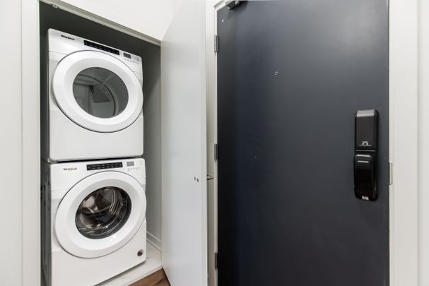 For Lease - 395 Dundas Street West Street Unit# 224, Oakville, Ontario - Photo 1