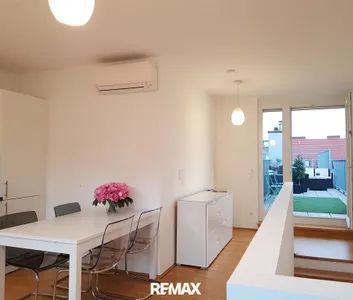 Möblierte 2-Zimmer-Dachgeschosswohnung mit Terrasse nahe U1 Kagran - Foto 1