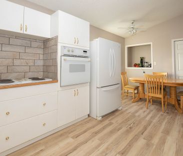 Rent-A-Room in this Roomy 8 Bed Home! Based On Double Occupancy. - Photo 6