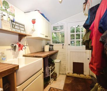 4 bedroom semi-detached house to rent - Photo 6