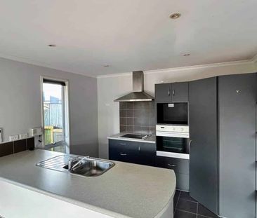 Elegant Two-Story Haven: A Blend of Style and ... - Photo 4