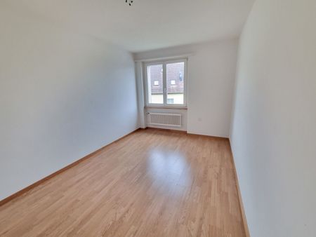 Offer a spacious and comfortable space in a quiet location - Photo 3