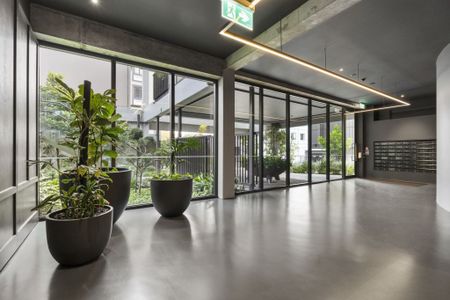 Brilliant location + NY feel - Photo 2