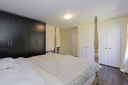 For Lease - 741 College Manor Drive, Newmarket, Ontario - Photo 3