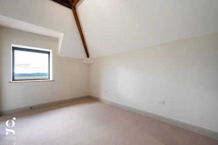 Cross Keys, Hereford - Photo 3