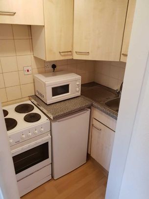 Studio to rent - Photo 1