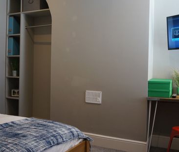4 Bed Terraced House, Kellit Road, L15 - Photo 2