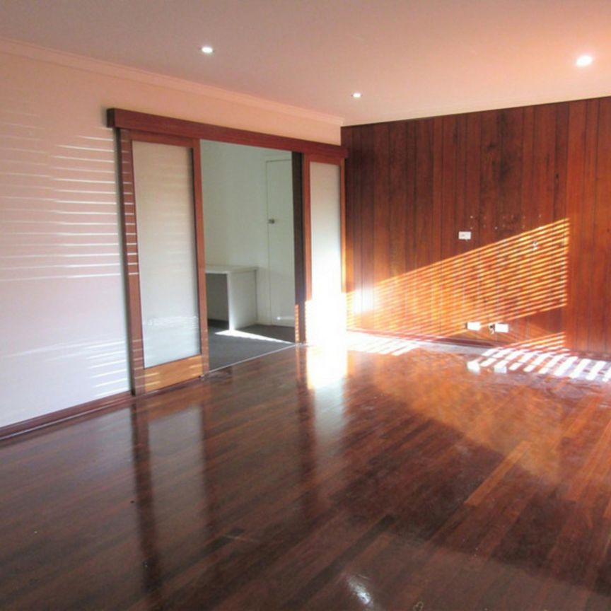 Large Family Home - Photo 1