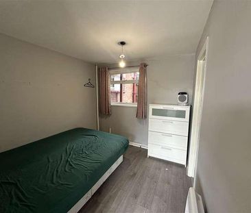 Rownham Road, Southampton, SO16 - Photo 5