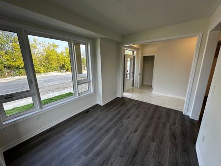 For Lease - 333 Lindsay Street, Kawartha Lakes, Ontario - Photo 2