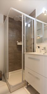 MIRIBEL Roommate 4 Bedrooms at Lyon 7e - Photo 4