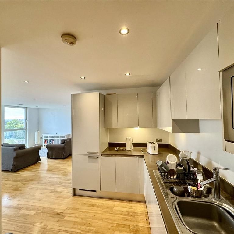 4 bedroom apartment to rent - Photo 1