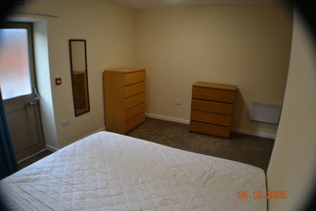 1 Bed Flat, Woodhouse Street, LS6 - Photo 4