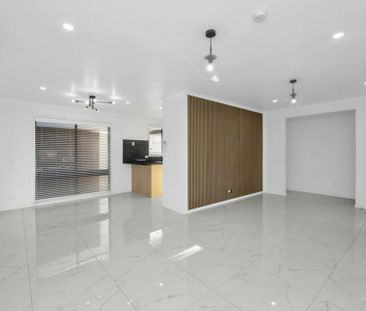 Renovated Family Home in Quiet Court Location - Photo 1