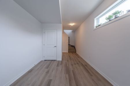 For Lease - 461 Blackburn Drive Unit# 110, Brantford, Ontario - Photo 2