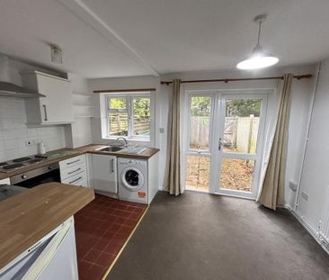 2 bedroom end of terrace house to rent - Photo 3