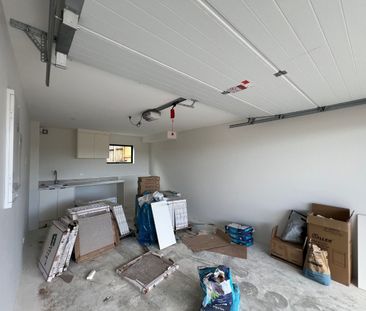 Brand new in the heart Torbay! - Photo 1