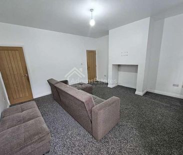Oxford Terrace, Batley, WF17 - Photo 1