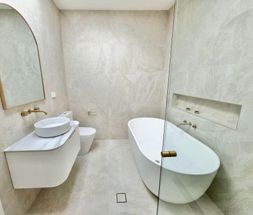 Modern Townhouse - Photo 5