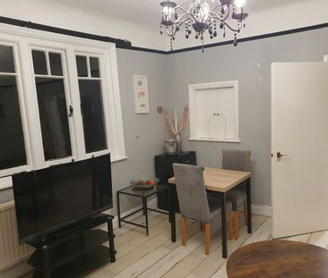 1 Bed Flat, Acacia Road, W3 - Photo 2