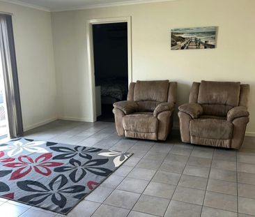 5 Barrie Robran Gate - Photo 1