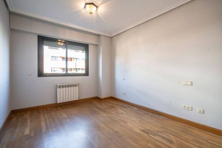 5 room luxury Flat for rent in Majadahonda, Community of Madrid - Foto 3