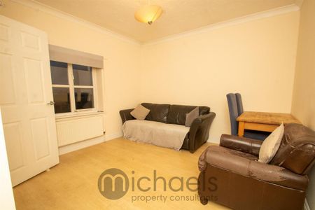 3 bedroom apartment to rent - Photo 2