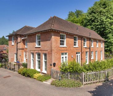 An attractive, well-located first floor apartment with allocated pa... - Photo 3