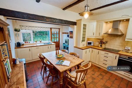 2 bedroom terraced house to rent - Photo 4