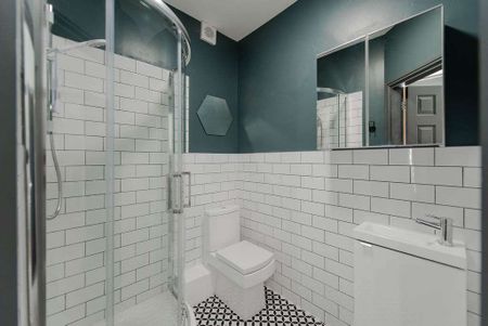 Ellesmere Street Bedroom 3 - Photo 2