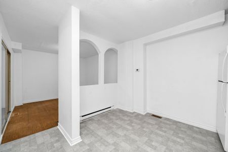 For Lease - 28 Adamson Street, Halton Hills, Ontario - Photo 3