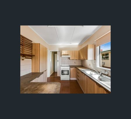 74 Dunne Street, Harristown, Qld 4350 - Photo 5