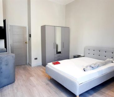 Holland Road, London - Photo 2