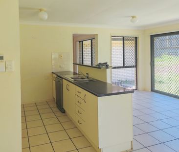 Welcome to 5 Greta Ct, Camira! - Photo 4