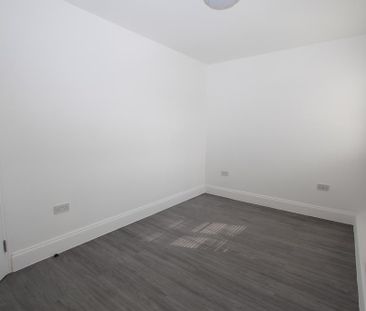 4 bedroom flat to rent - Photo 5