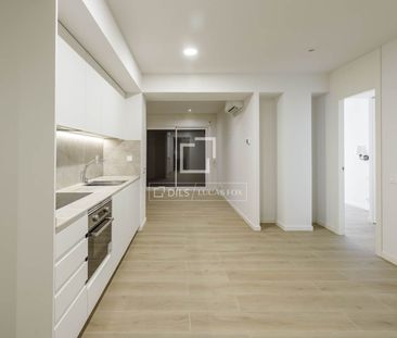 Excellent 1 Bedroom apartment for rent in Ventilla - Almenara, Madrid - Photo 3