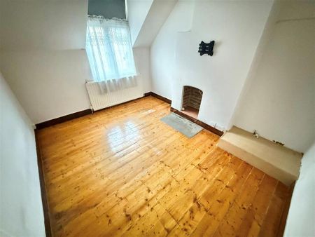 3 bedroom end of terrace house to rent - Photo 4