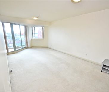 Modern 1 bedroom apartment at The Peak Apartments - ultra-convenien... - Photo 3