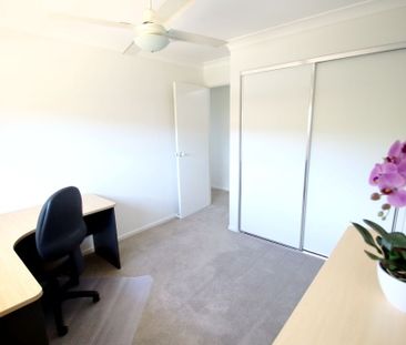 RENOVATED AND FULLY FURNISHED SPACIOUS TOWNHOUSE WITH VIEWS IN THE ... - Photo 3