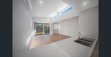 waiting for you - Photo 4