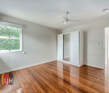 AIR CONDITIONED TWO BEDROOM UNIT WITH AIR COURTYARD! - Photo 5