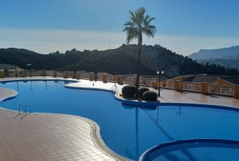 FOR RENT Apartment with 2 bedrooms with pool for LONG TERM