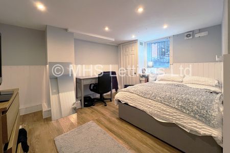 4 Bedroom Mid Terraced House for rent in Ash Road - Photo 5