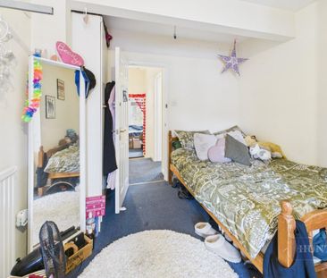 4 bedroom House To Let - Photo 5